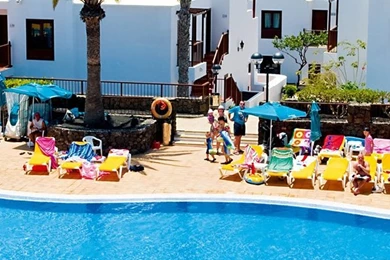 Holiday Village Flamingo Beach iPhone 5s Wallpapers Download ...