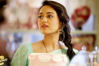 Sonakshi Sinha In Dabangg 2 Wallpapers