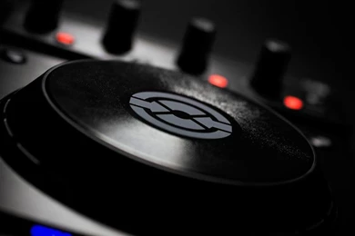 Fondo De Pantalla – Traktor Kontrol S4