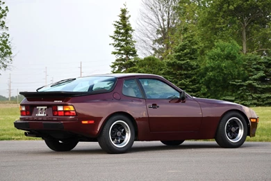 1982 Porsche 944 Wallpapers