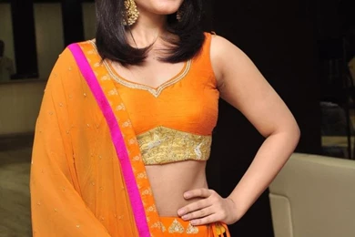 Rashi Khanna New Photos Gallery Hd Wallpapers Free Download