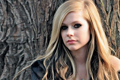 Avril Lavigne Beautiful Blonde In The Nature   Wallpapers