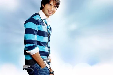 Handsome Boy Shahid Kapoor Sweet Wallpapers , Bollywood Hunk Shahid ...