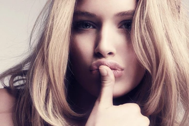 Doutzen Kroes HD Wallpapers For Desktop Download