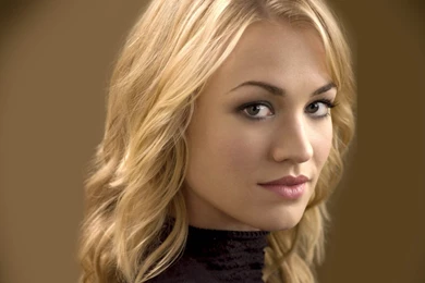 Yvonne Strahovski 7776 1920 X 1080   WallpaperLayer.com