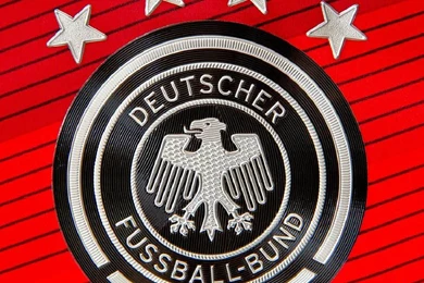 Wirtschaft: Supermarktkette: Streit Um Den Adler: Real Greift DFB ...
