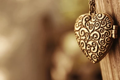 Pendant Heart HD Wallpapers