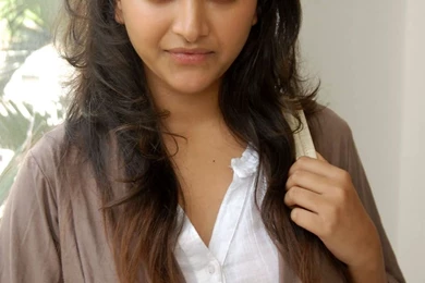 Top Swetha Basu Prasad Wallpapers Wallpapers