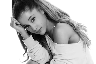 Singer Ariana Grande Wallpapers