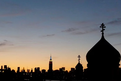 File:Russian Orthodox Church Vs Manhattan Skyline.jpg   Wikimedia ...