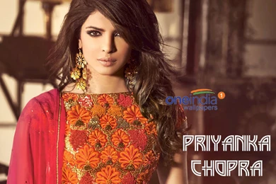 Priyanka Chopra Full HD Hot, Sexy & Bikini Wallpapers