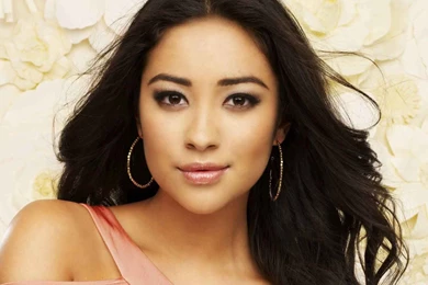 Shay Mitchell HD Wallpapers