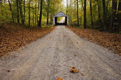 THE ZACHE COXL COVERED BRIDGE INDIANA WALLPAPER   (