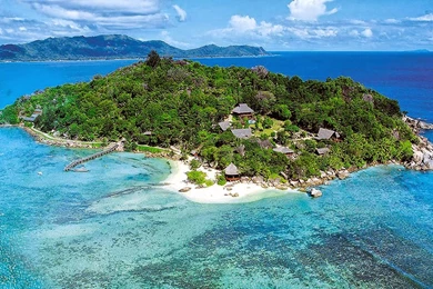 Grenada Beach 1400x931px