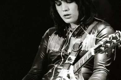 1495x2048px Joan Jett