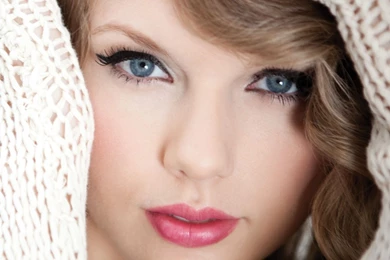 Download Wallpapers 2048x2048 Taylor Swift, Blonde, Face, Eyes ...