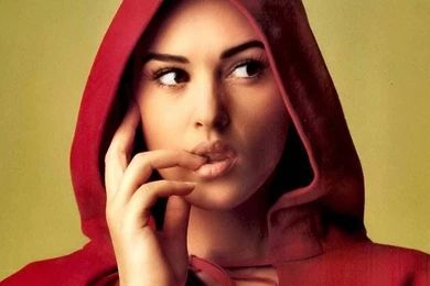 Monica Bellucci Hot Wallpapers