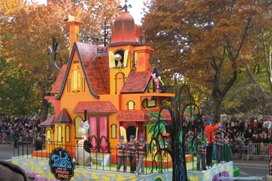 Macy's Thanksgiving Day Parade Float Imagination Companions, A ...