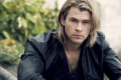 Chris Hemsworth Looking Handsome Wallpapers