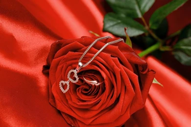 Red Silk And Diamond Heart Pendant Wallpapers For Android 720x1280