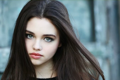 Download Wallpapers 2560x1600 Girl, Long haired, Look, Pretty ...